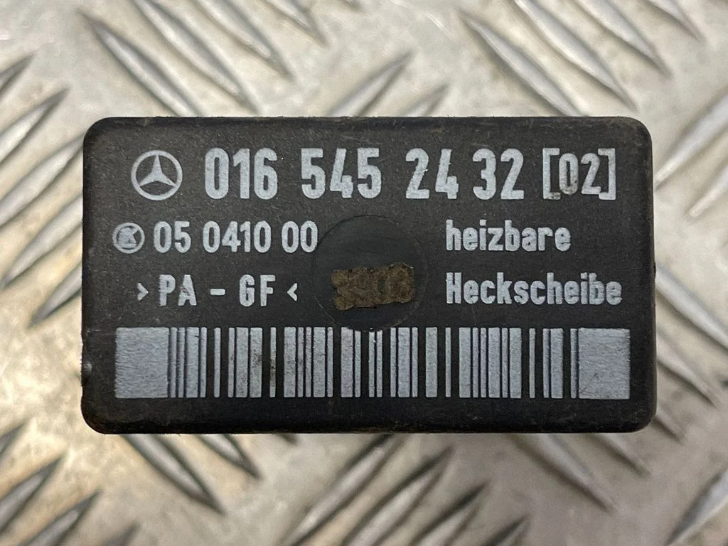 Dzesēšanas ventilatora relejs 0165452432