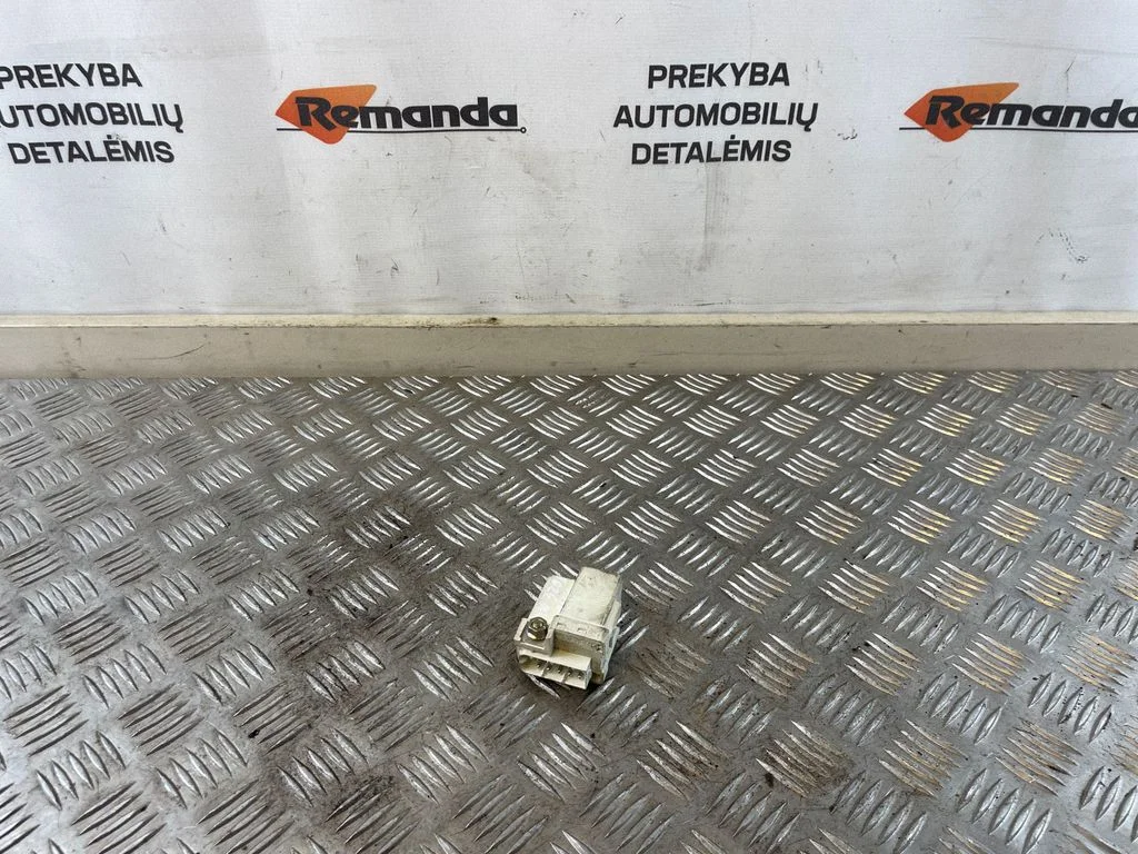 Glow plug pre-heat relay 2247664