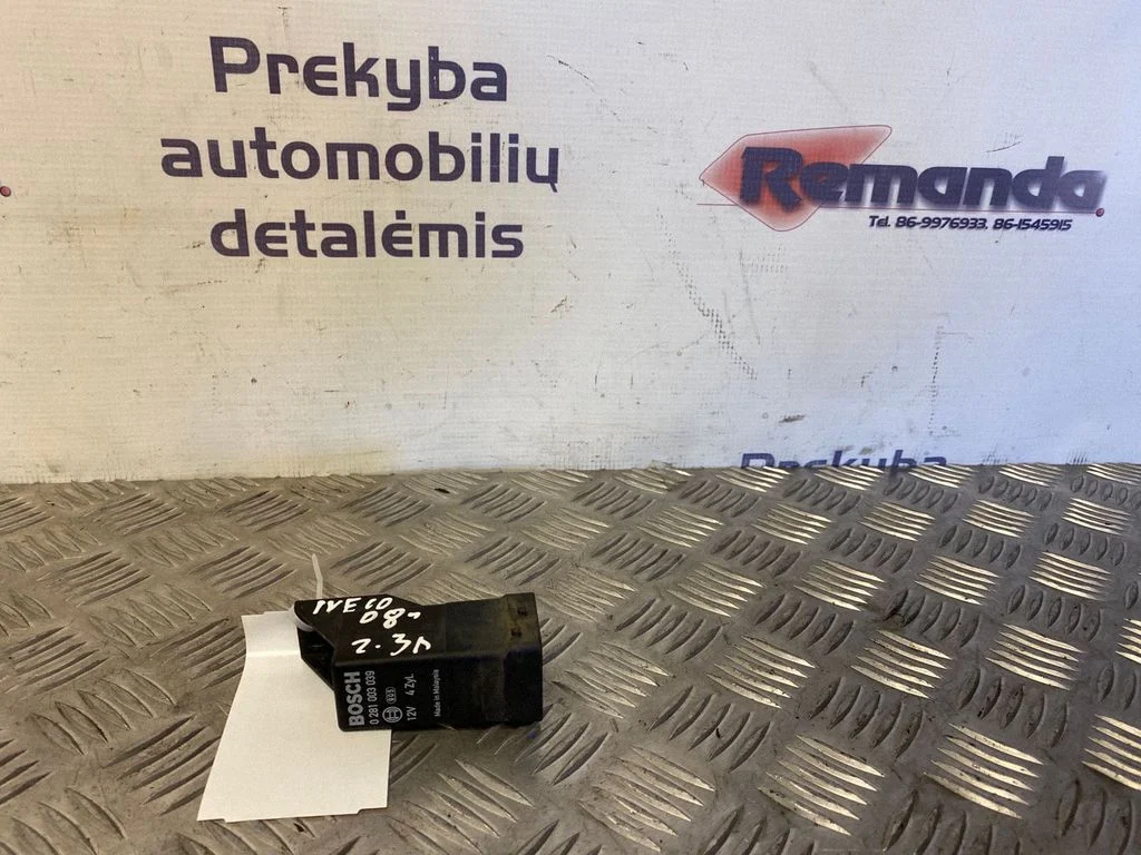 Glow plug pre-heat relay 0281003039