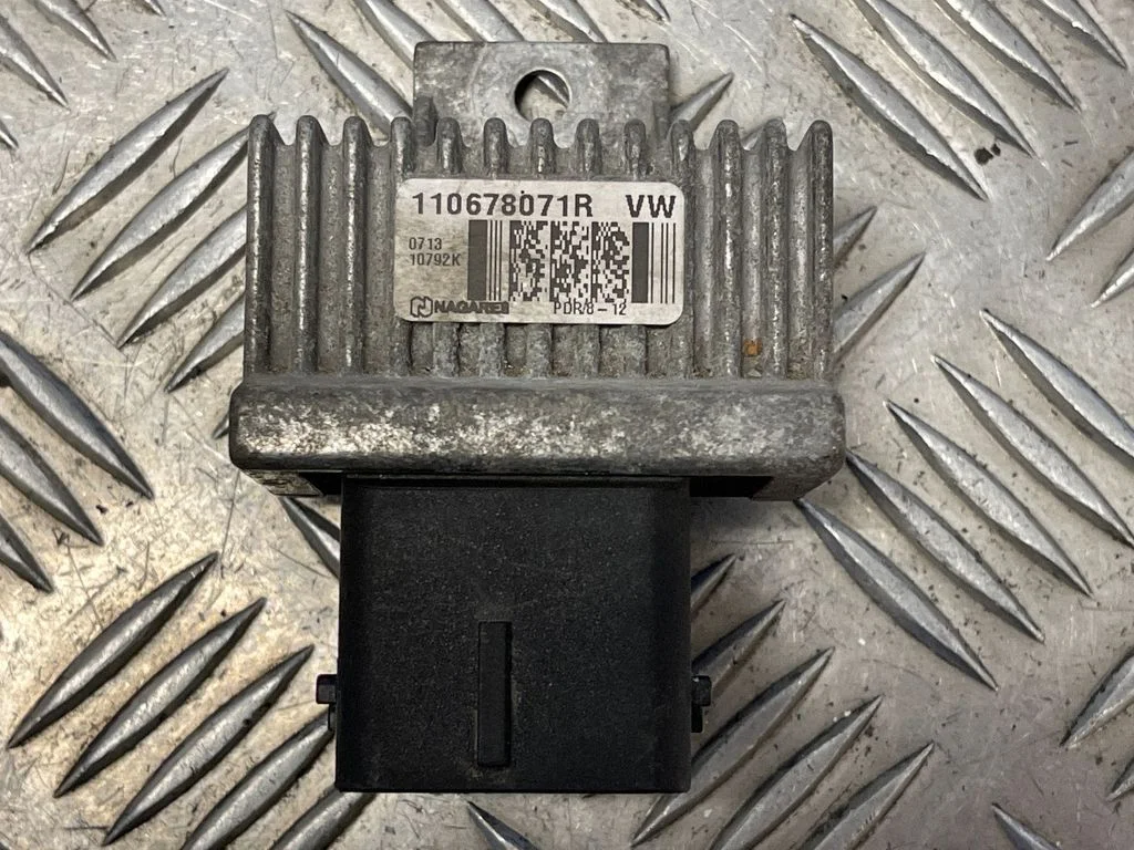 Kvēlsveču priekšuzsildes relejs 110678071R