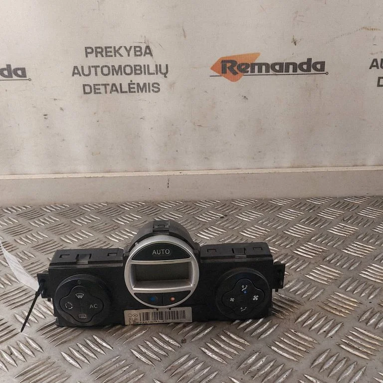 Gaisa kondicioniera/klimata/sildītāja vadības bloks (salonā) 69340055