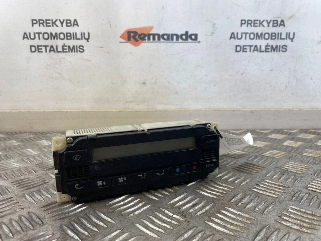 Gaisa kondicioniera/klimata/sildītāja vadības bloks (salonā) – Volkswagen Passat B5 (1997-2000)