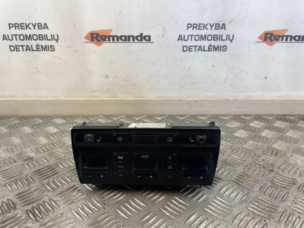 Gaisa kondicioniera/klimata/sildītāja vadības bloks (salonā) 4B08200430