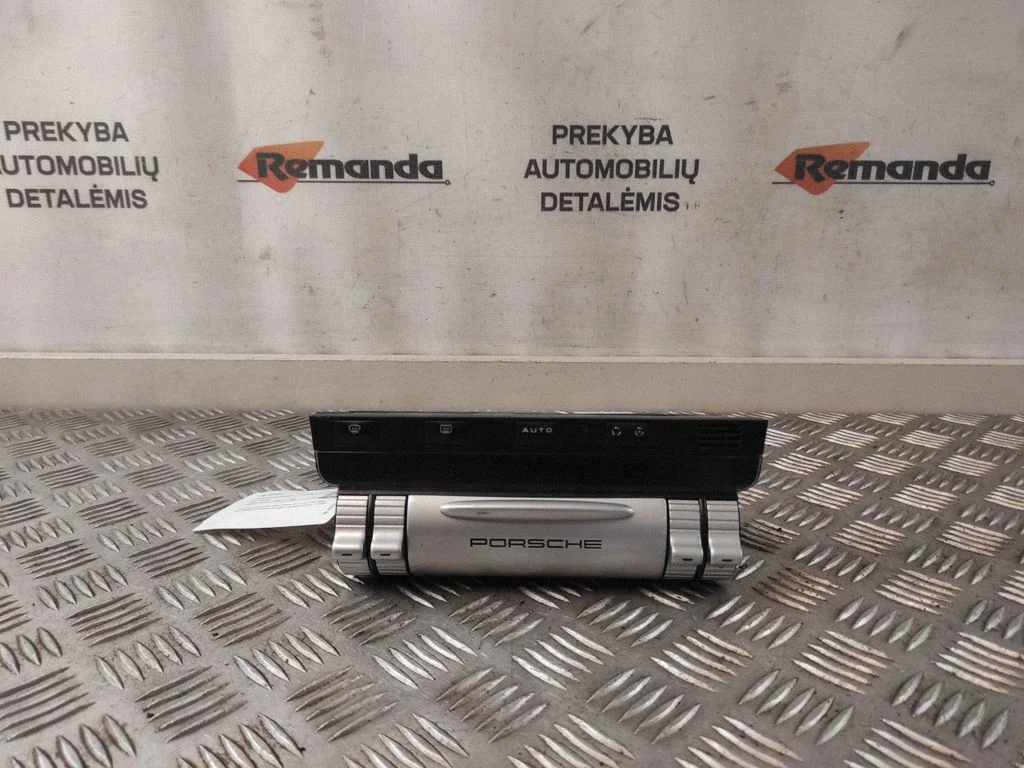 Gaisa kondicioniera/klimata/sildītāja vadības bloks (salonā) 7L5907040AF