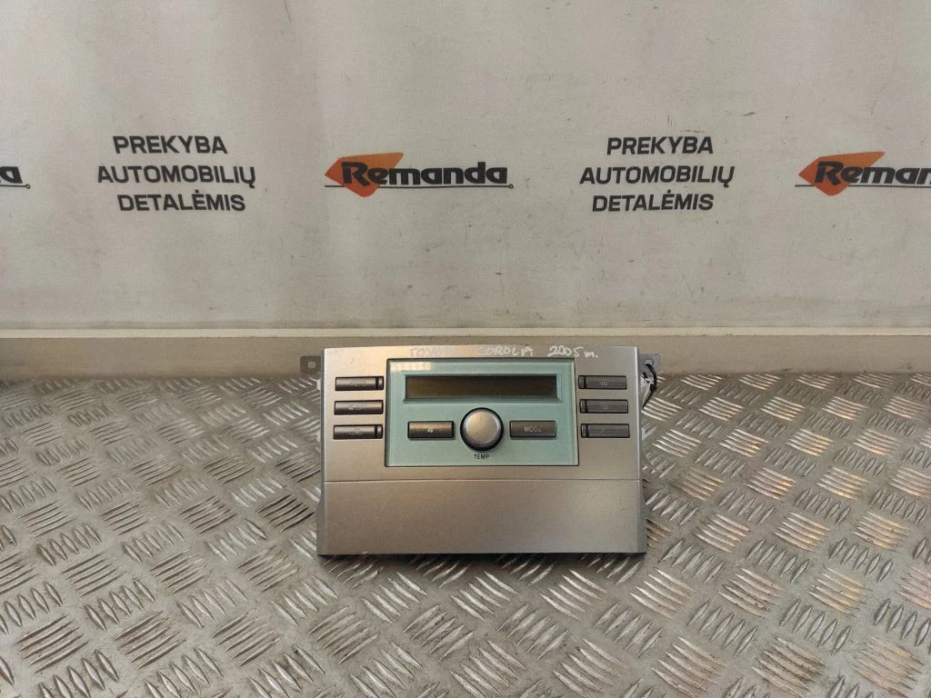 Climate control unit – Toyota Corolla E120 E130 (2004-2007)