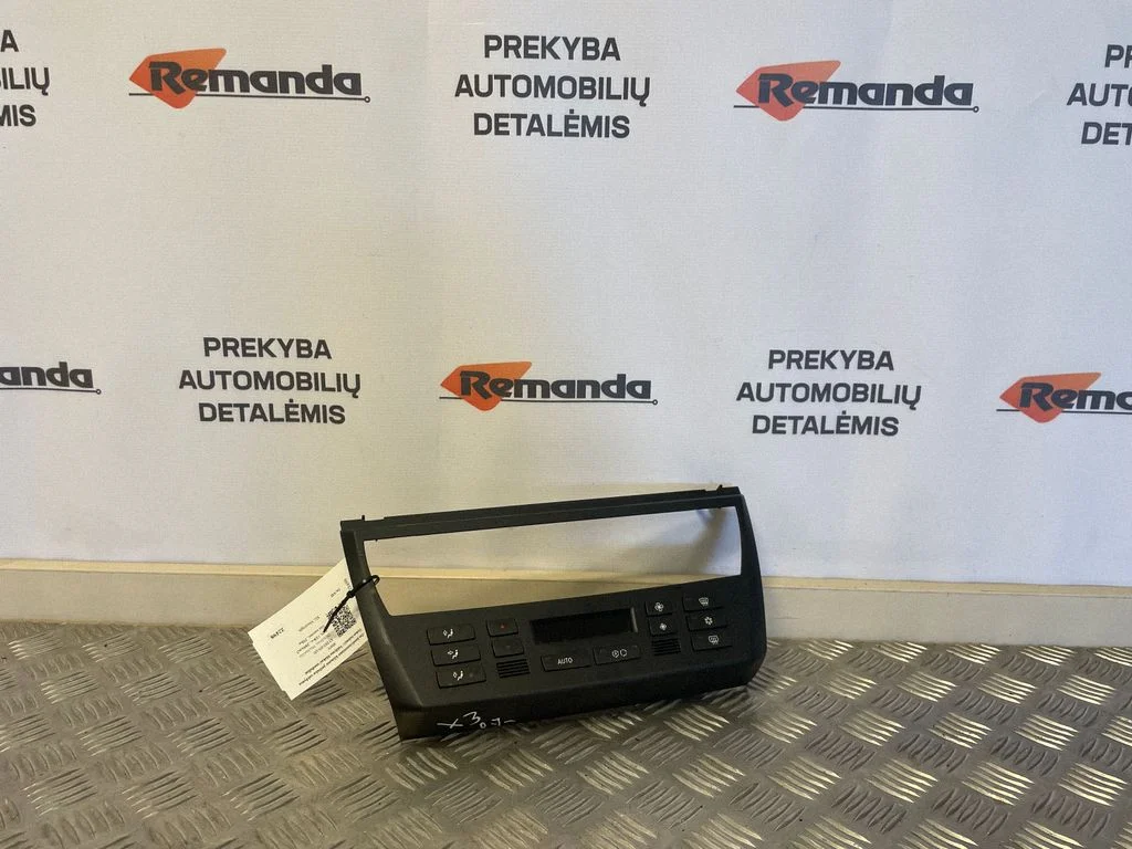 Gaisa kondicioniera/klimata/sildītāja vadības bloks (salonā) 64113417445