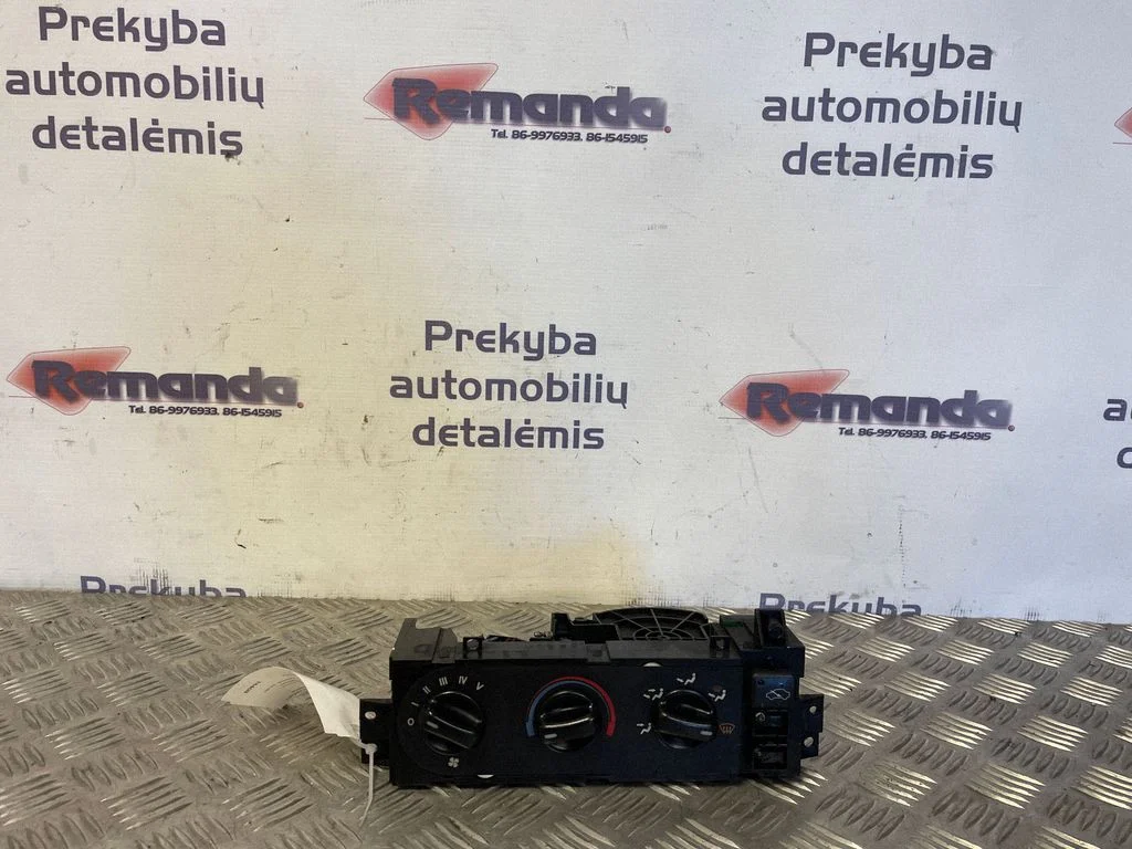 Panel sterowania klimatyzacją / nawiewem 79600SN7