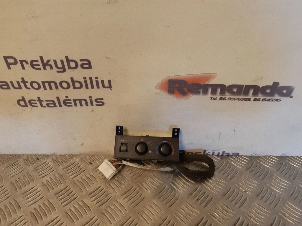 Oro kondicionieriaus/ klimato/ pečiuko valdymo blokas (salone)