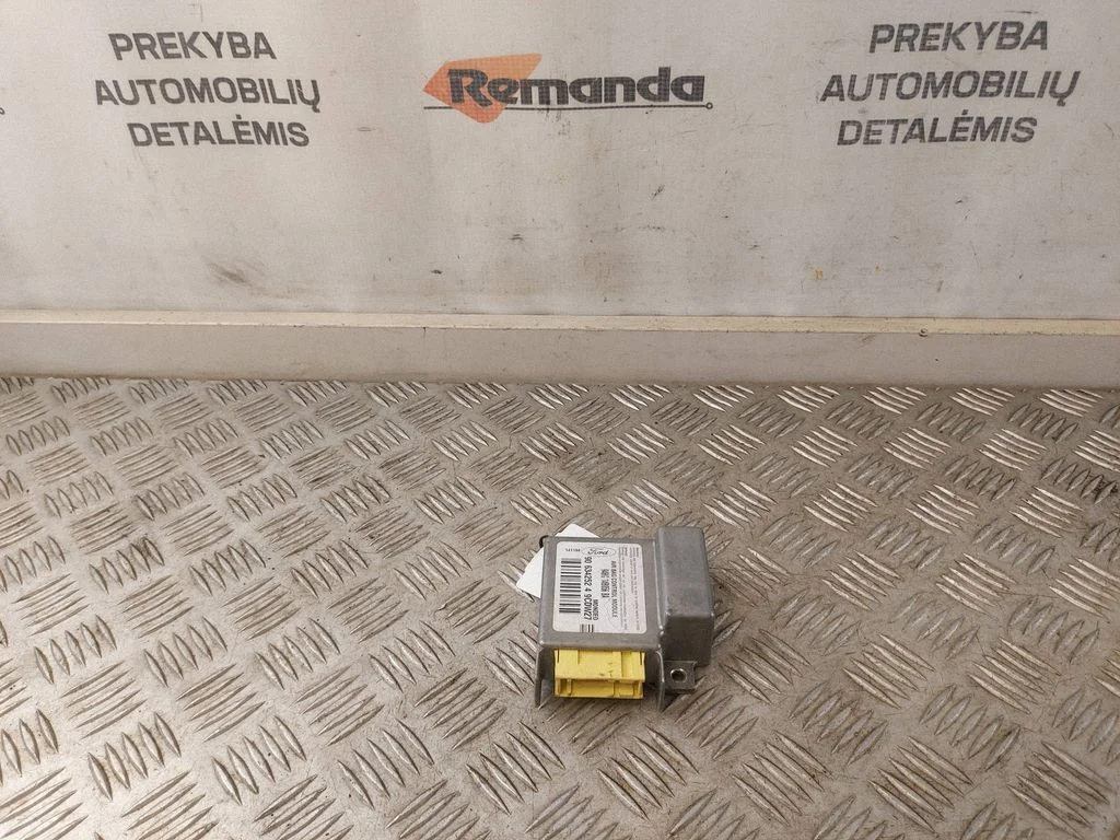 Oro pagalvių valdymo blokas