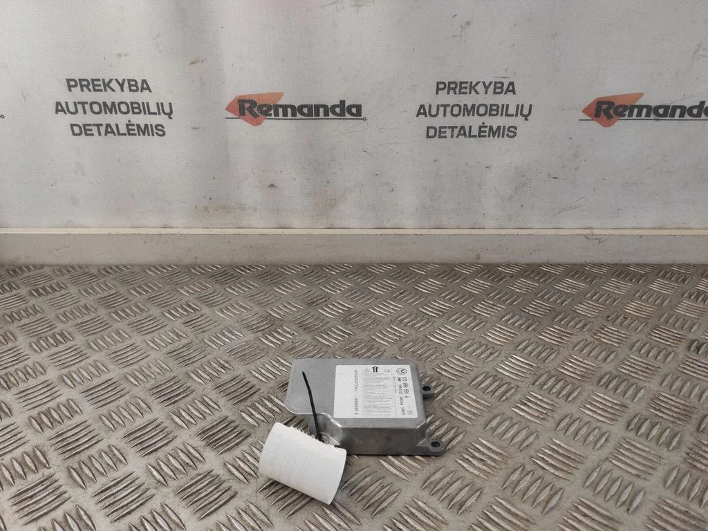Drošības spilvenu vadības bloks 1C0909605A