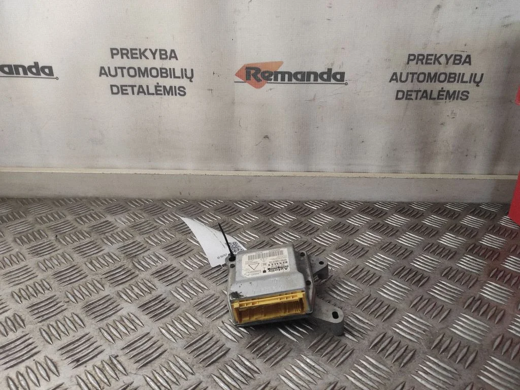 Drošības spilvenu vadības bloks 8200148227A