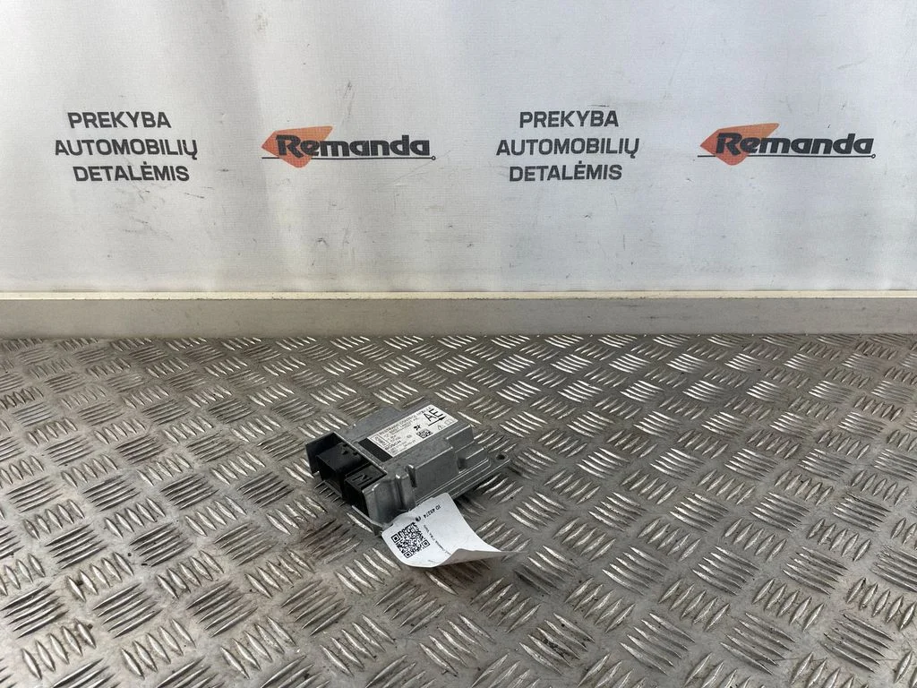 Drošības spilvenu vadības bloks 8M5T14B321
