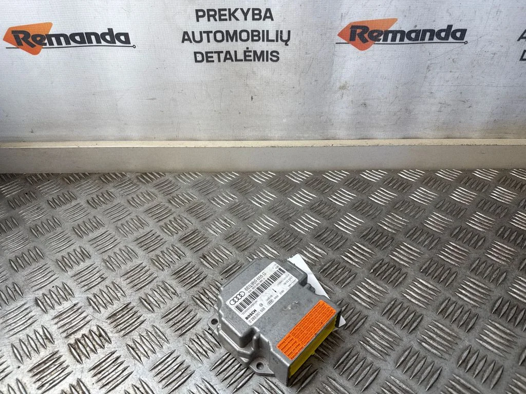 Drošības spilvenu vadības bloks 8E0959655G