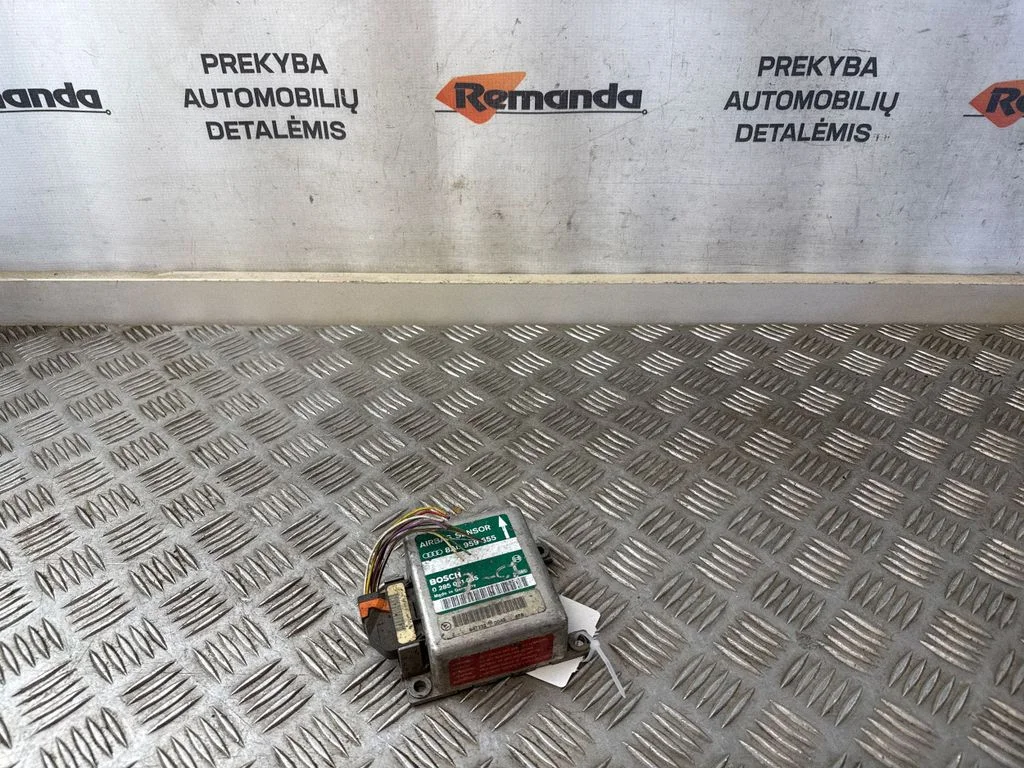 Drošības spilvenu vadības bloks 8A0959655