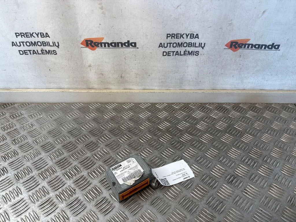 Drošības spilvenu vadības bloks 550893100