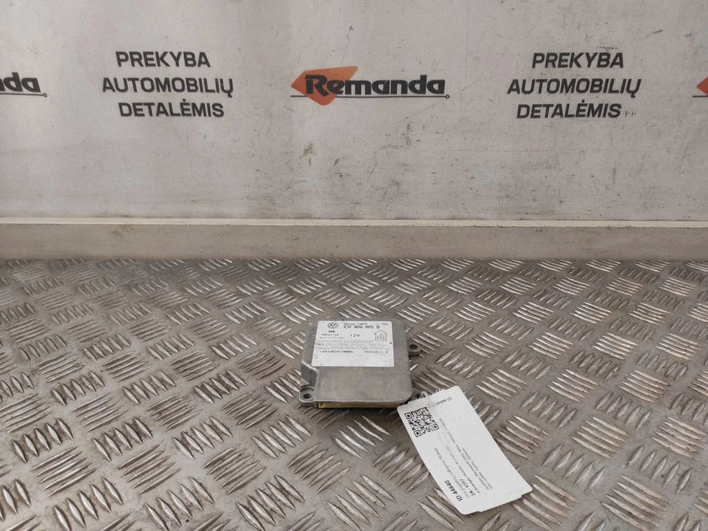 Drošības spilvenu vadības bloks 1C0909605B