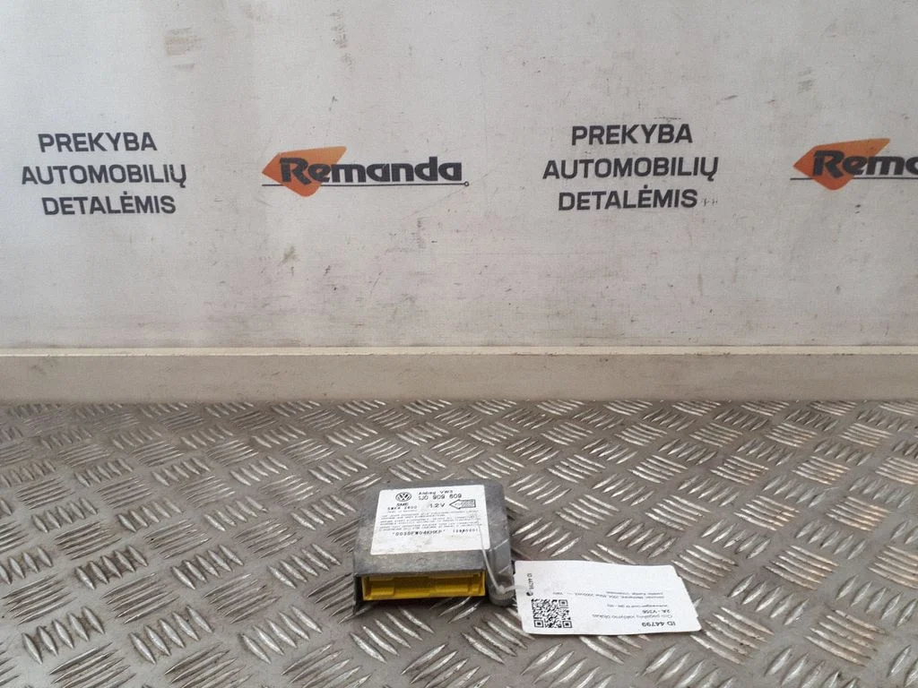 Drošības spilvenu vadības bloks 1J0909609