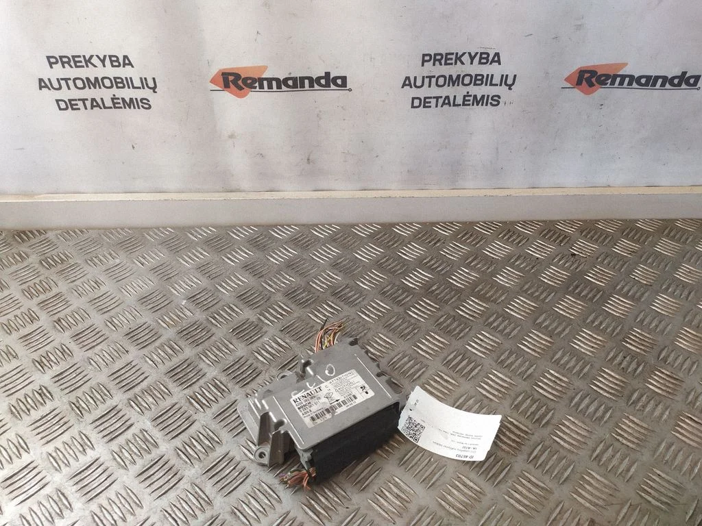 Turvapatjade juhtplokk 8200563369 – Renault Clio III (2005-2012)