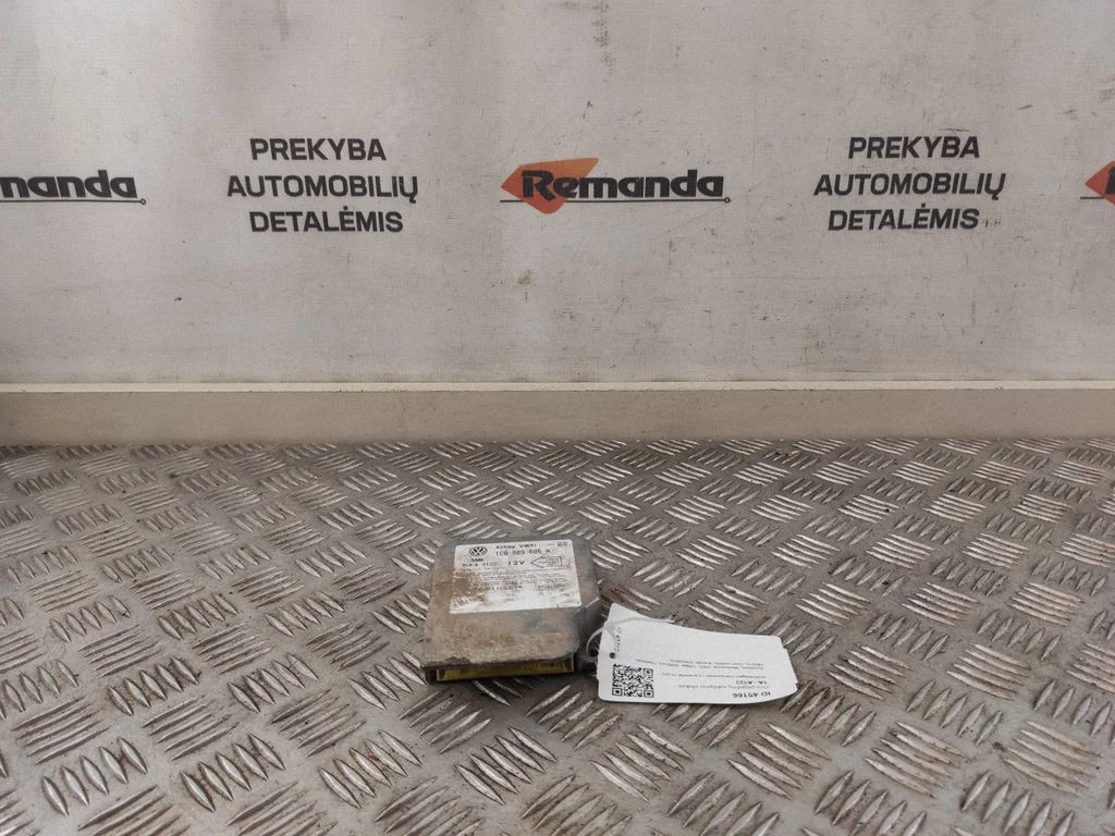 Drošības spilvenu vadības bloks 1C0909605A