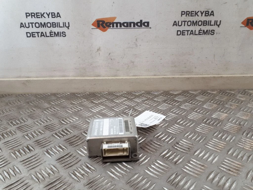 Drošības spilvenu vadības bloks 8A0959655A