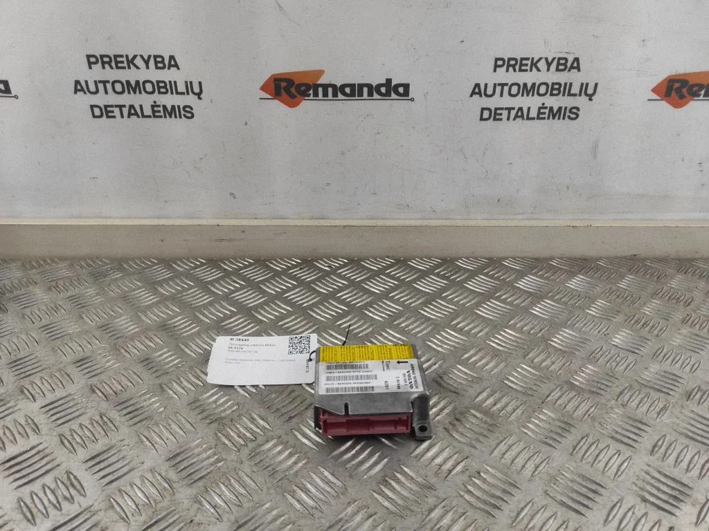 Airbag control unit/module – Volvo S40, V40 (1995-2004)