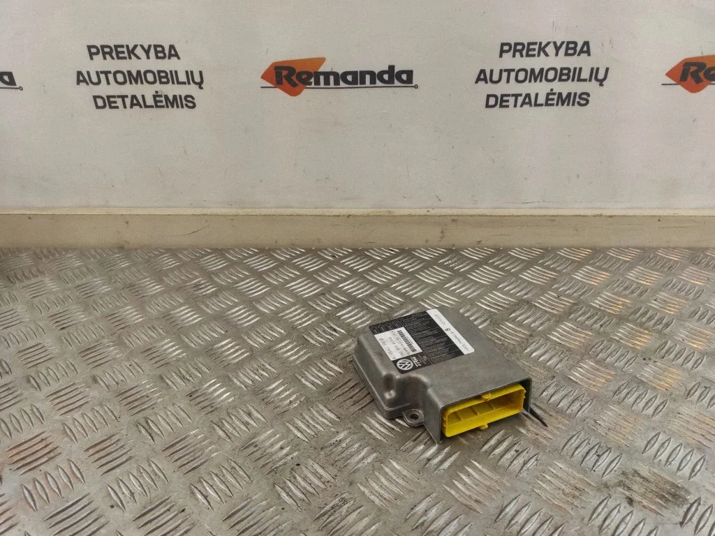 Airbag control unit/module – Volkswagen Tiguan (2007-2016)