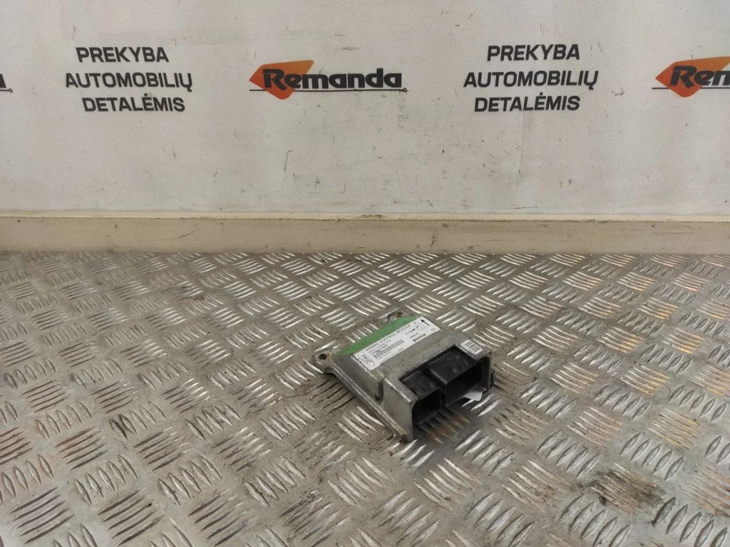 Oro pagalvių valdymo blokas