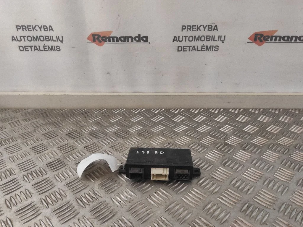 Door control unit/module – BMW 7 Series E38 (1993-2001)