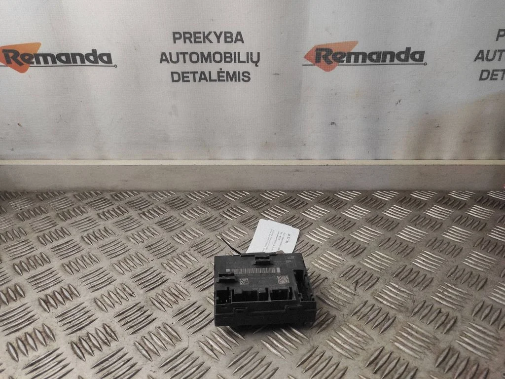 Door control unit/module – Volkswagen Passat CC (2008-2016)