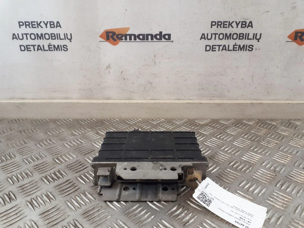 Pārnesumkārbas vadības bloks – Audi 100 S4 C4 (1990-1995)