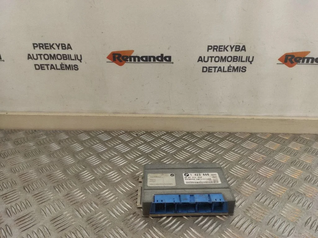 Pavarų dėžės valdymo blokas