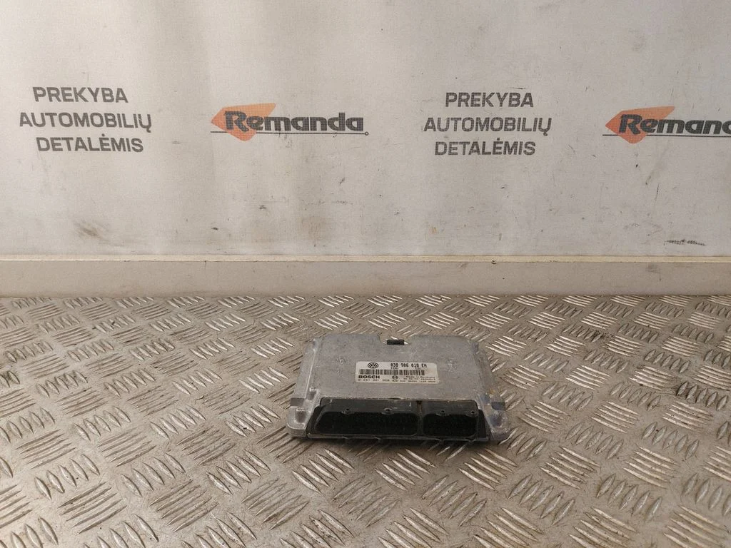 Dzinēja vadības bloks 038906018EH