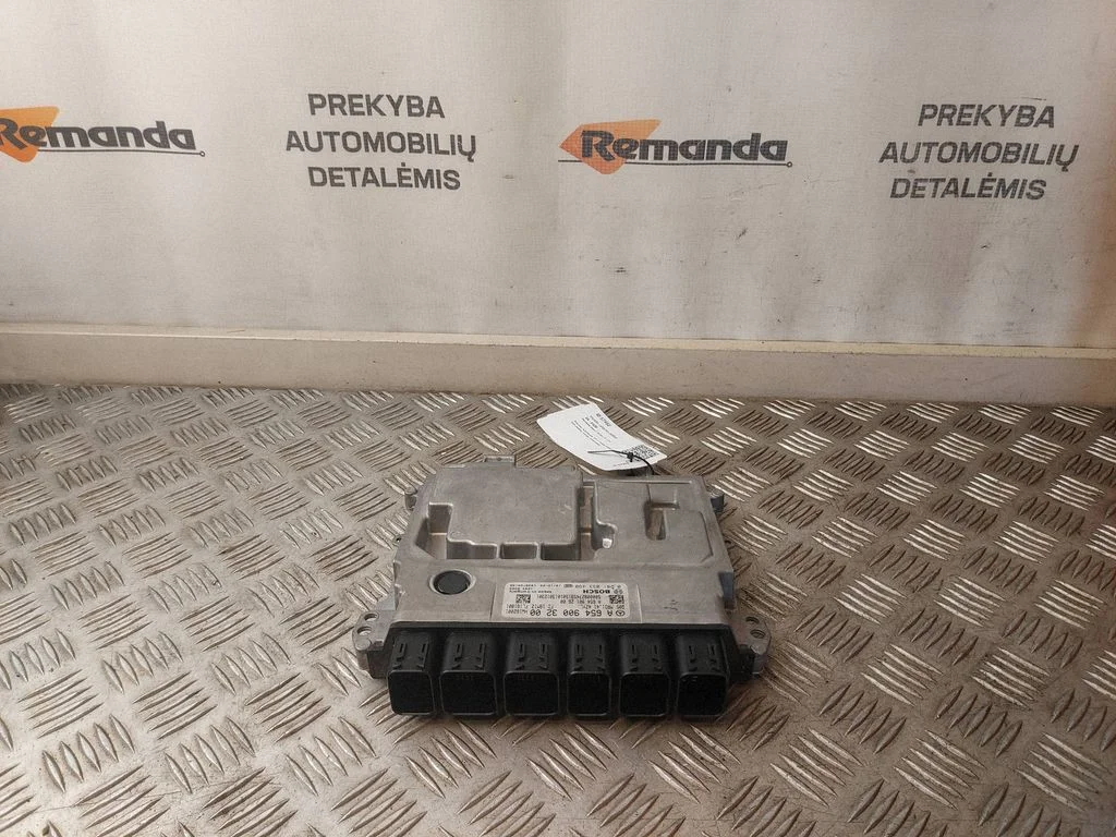 Dzinēja vadības bloks A6549003200