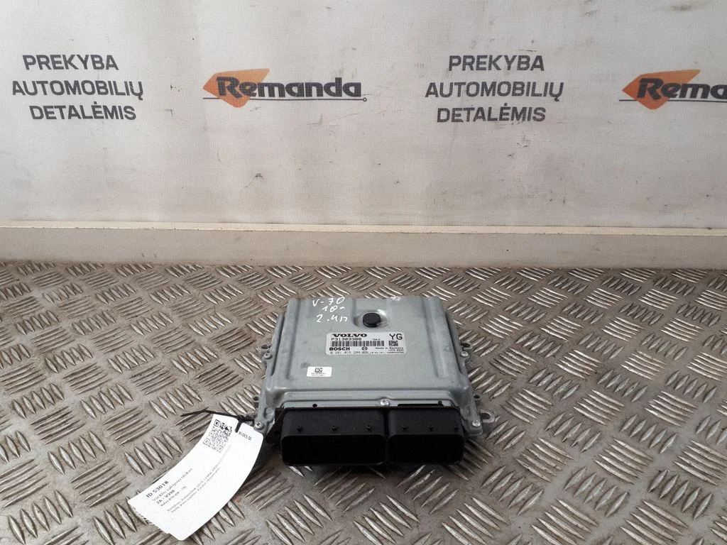 Dzinēja vadības bloks P31303388
