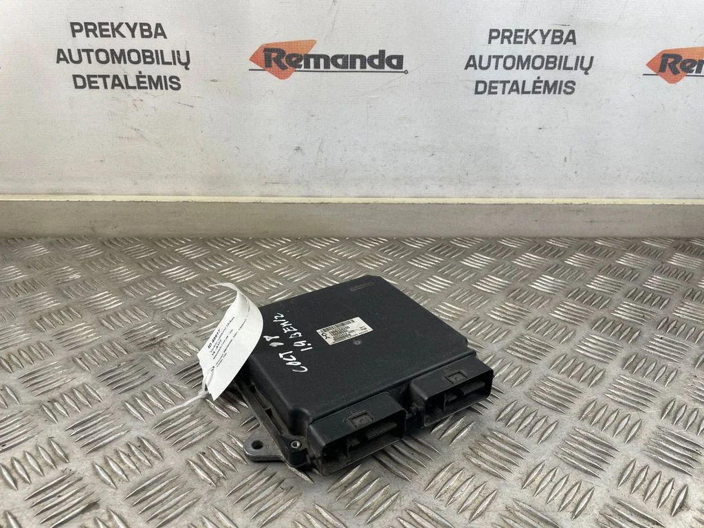 Variklio valdymo blokas