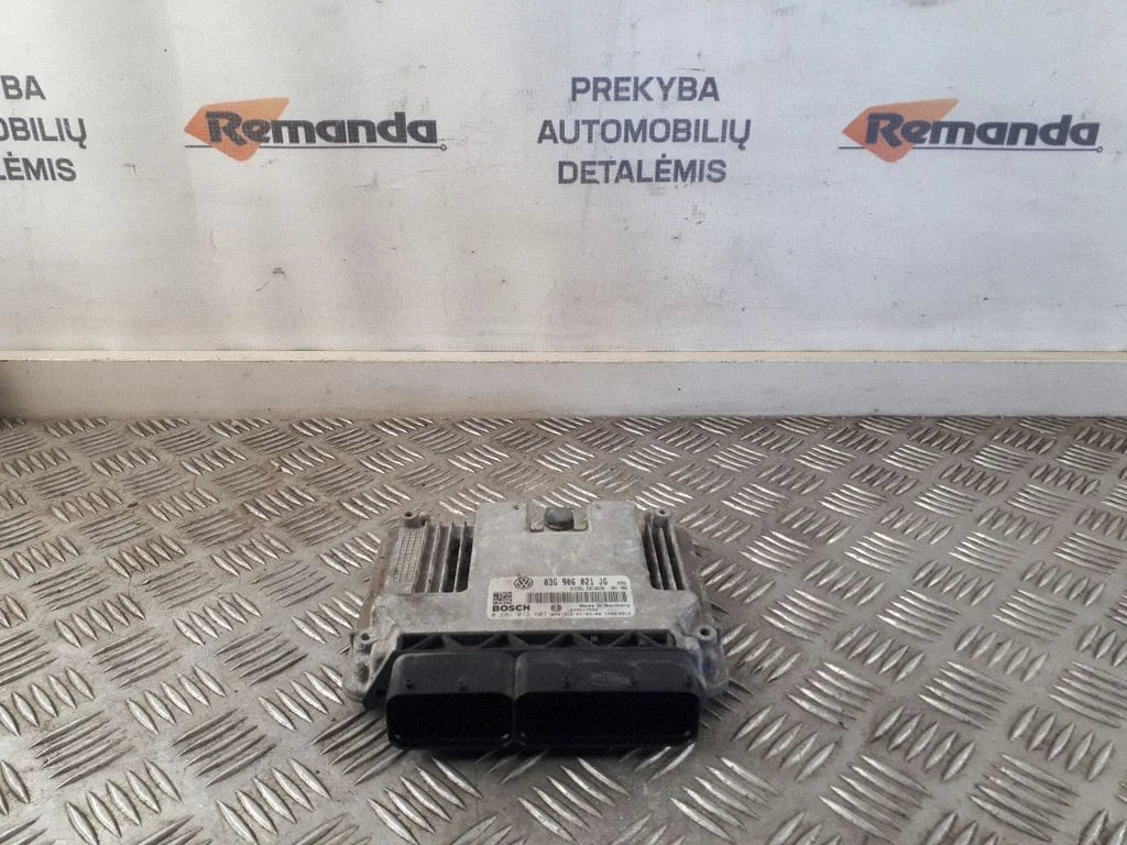 Variklio valdymo blokas