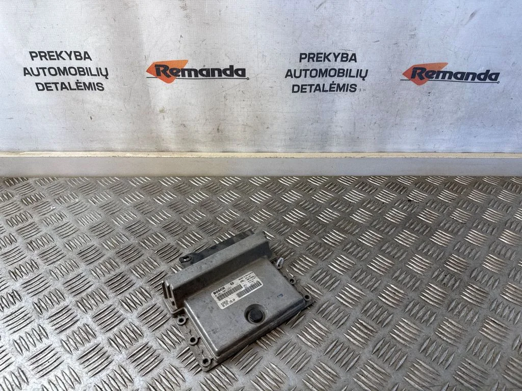 Variklio valdymo blokas