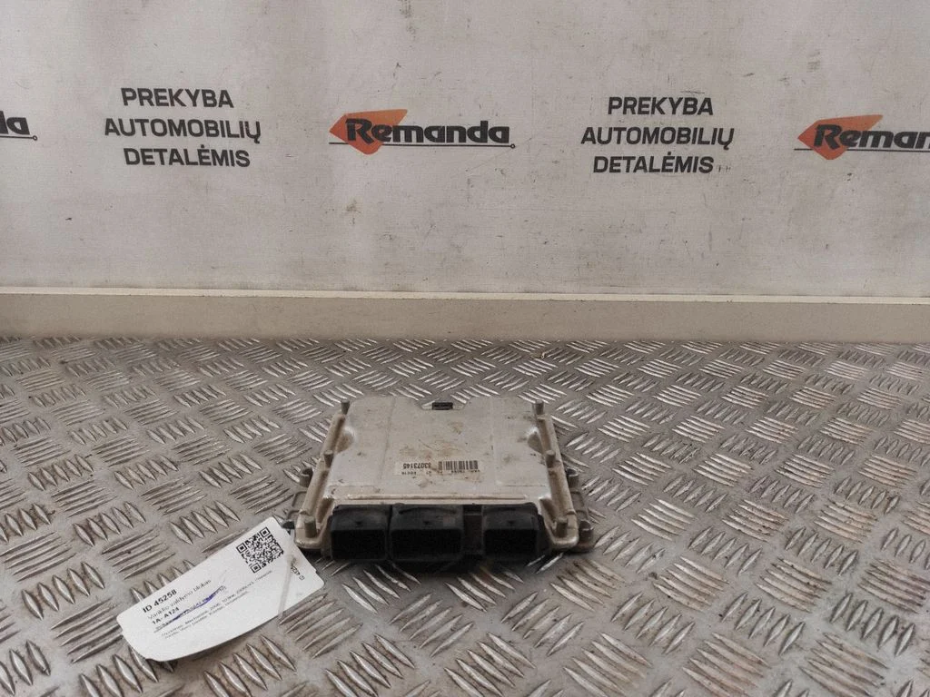 Variklio valdymo blokas