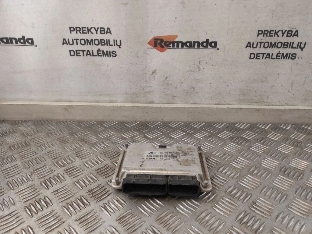 Variklio valdymo blokas