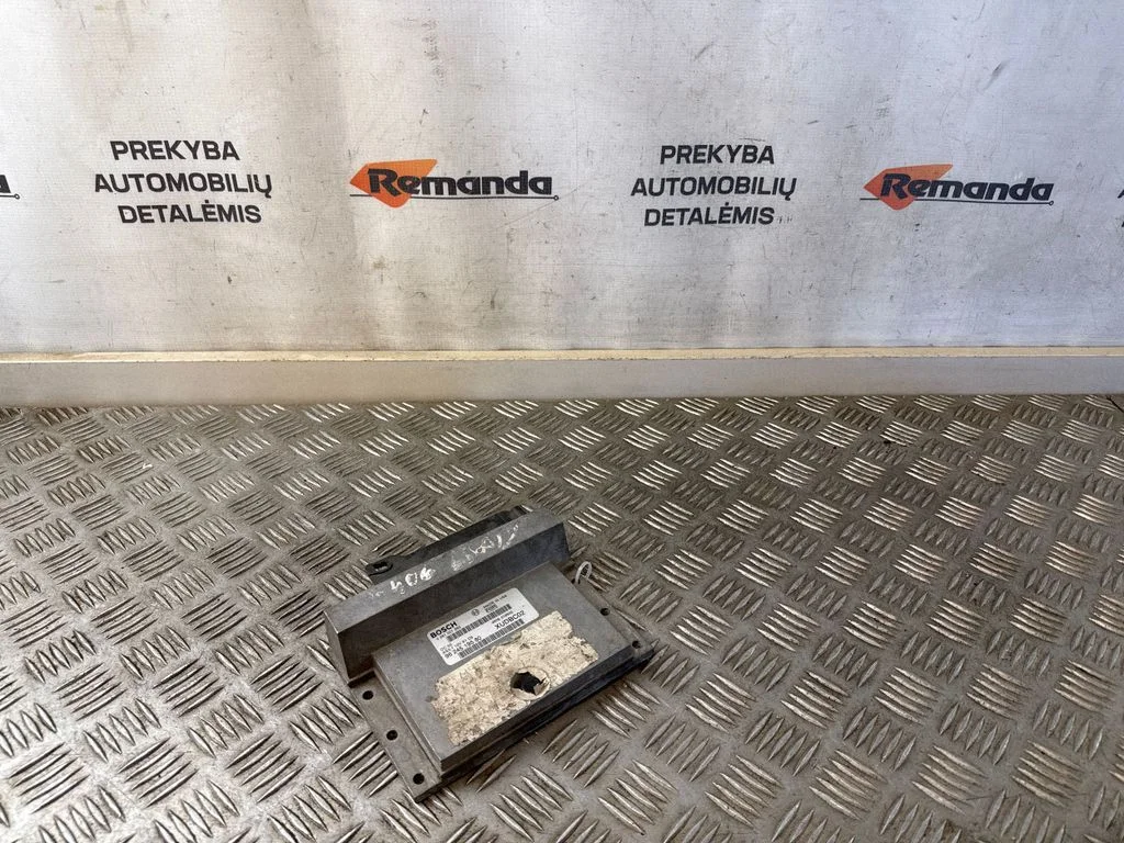 Variklio valdymo blokas