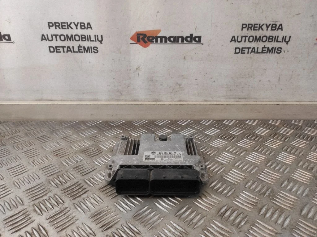 Engine control unit/module – Volkswagen Touran I (2003-2010)