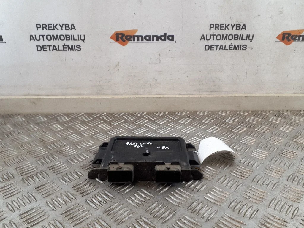 Dzinēja vadības bloks 9661879080