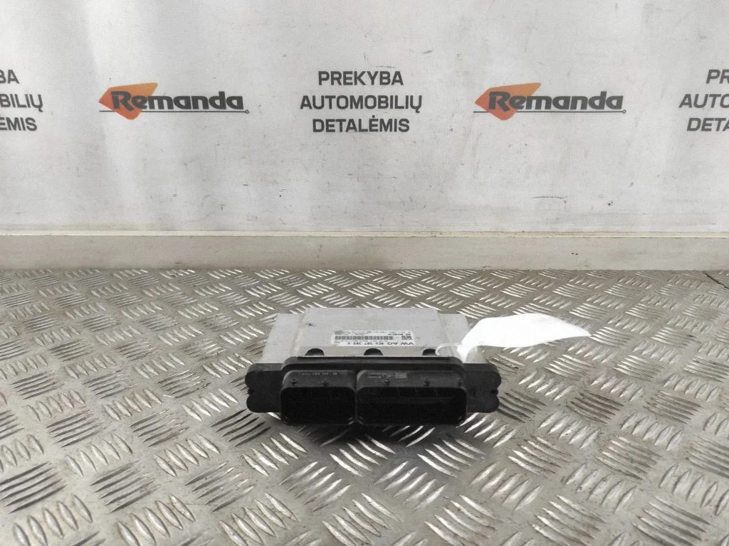 Variklio valdymo blokas