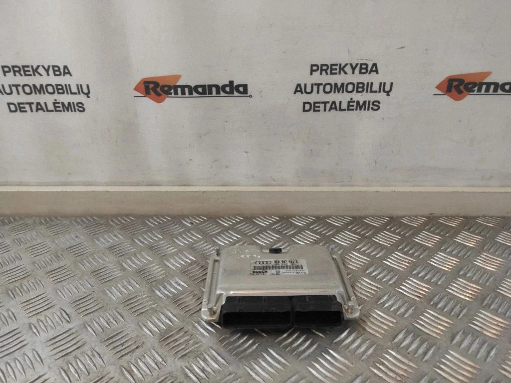 Dzinēja vadības bloks 8E0907401Q