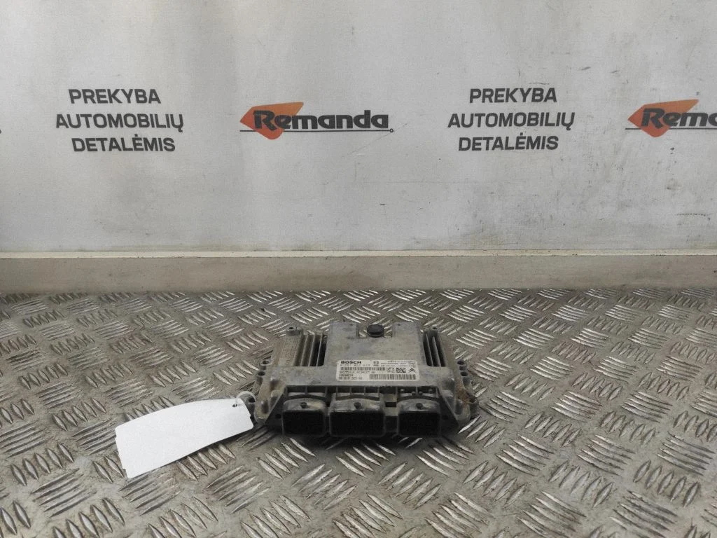 Dzinēja vadības bloks 9661032980