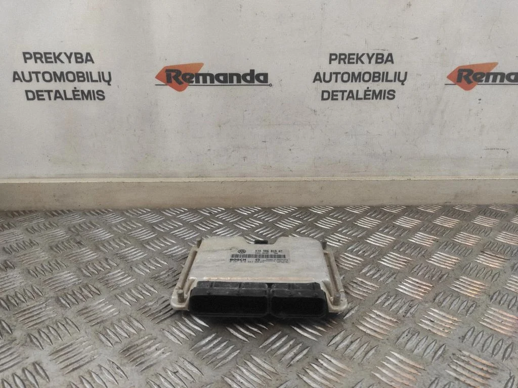 Variklio valdymo blokas