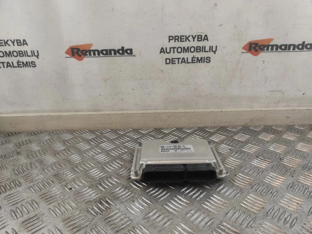 Variklio valdymo blokas