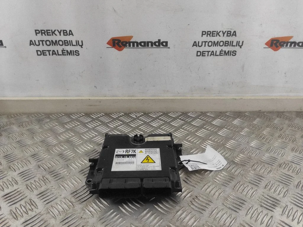 Variklio valdymo blokas