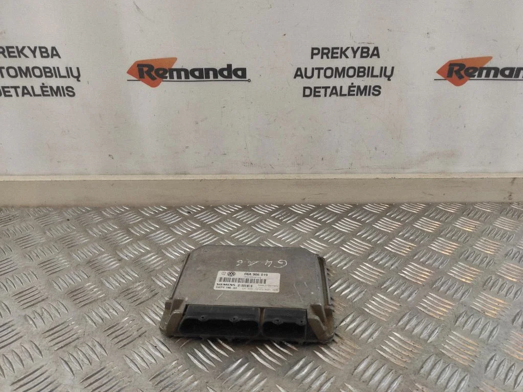 Dzinēja vadības bloks – Volkswagen Passat CC (2008-2016)