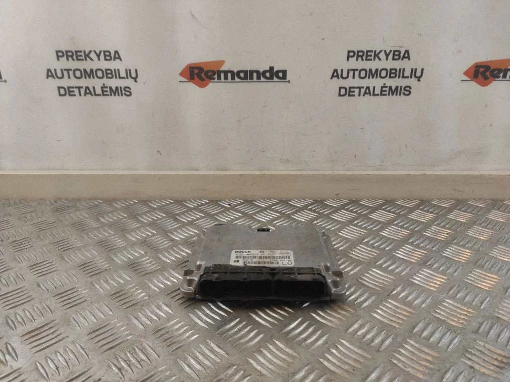 Dzinēja vadības bloks 90569348